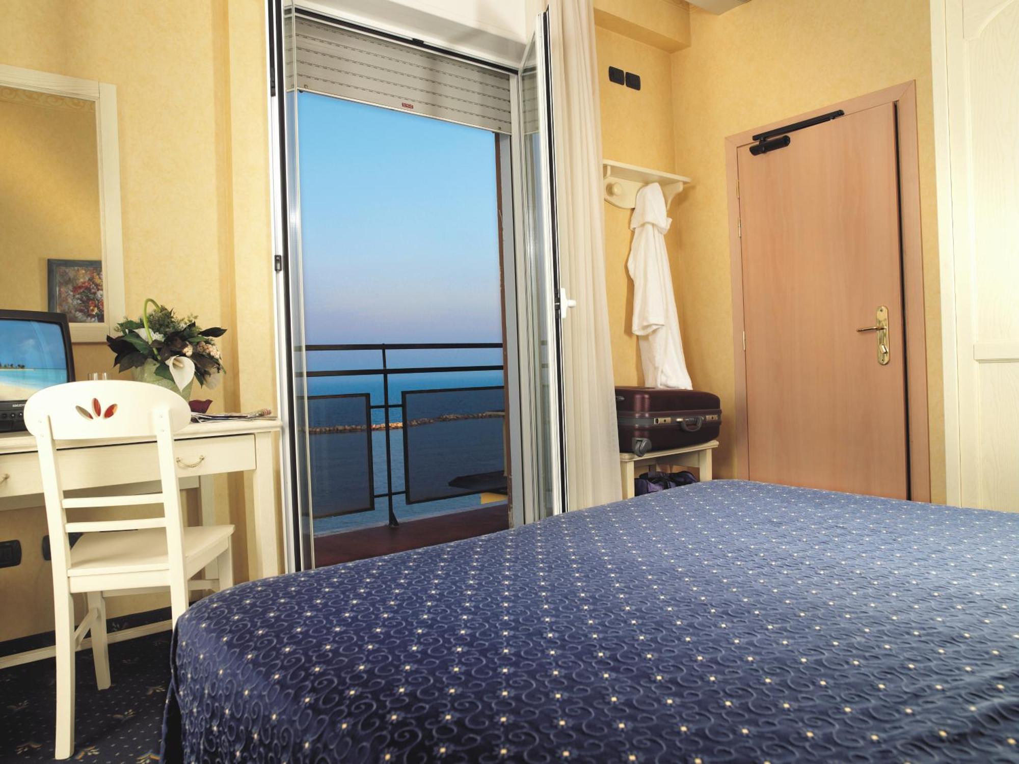 Hotel Mondial Bellaria-Igea Marina Zewnętrze zdjęcie