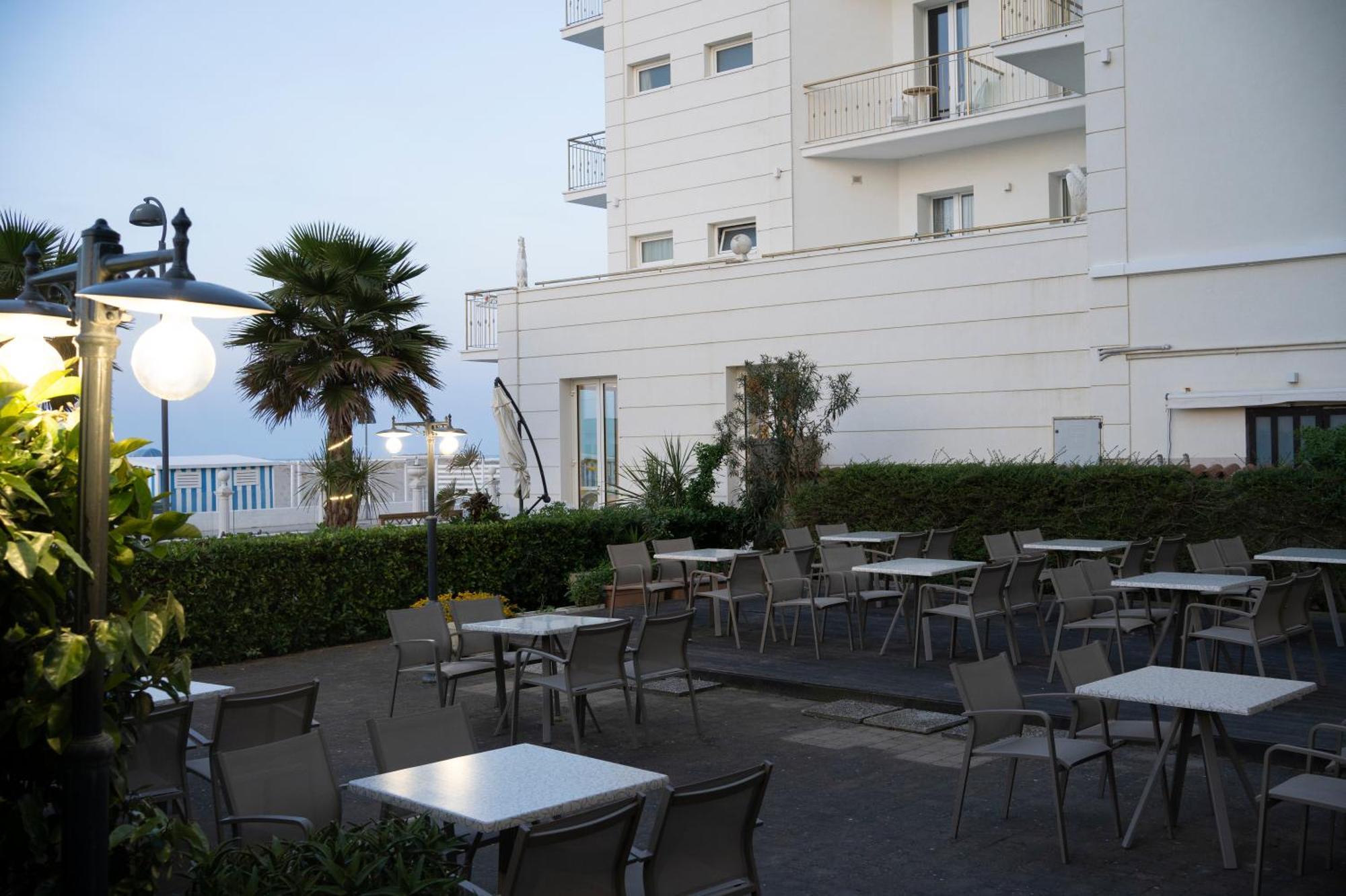 Hotel Mondial Bellaria-Igea Marina Zewnętrze zdjęcie