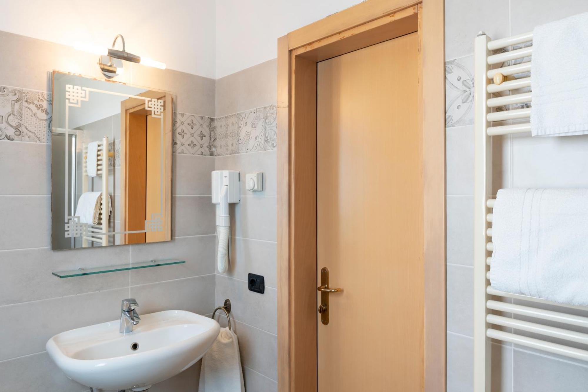 Hotel Mondial Bellaria-Igea Marina Zewnętrze zdjęcie